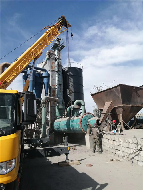 高州市设备搬运等各类工程项目中，吊车起着关键作用