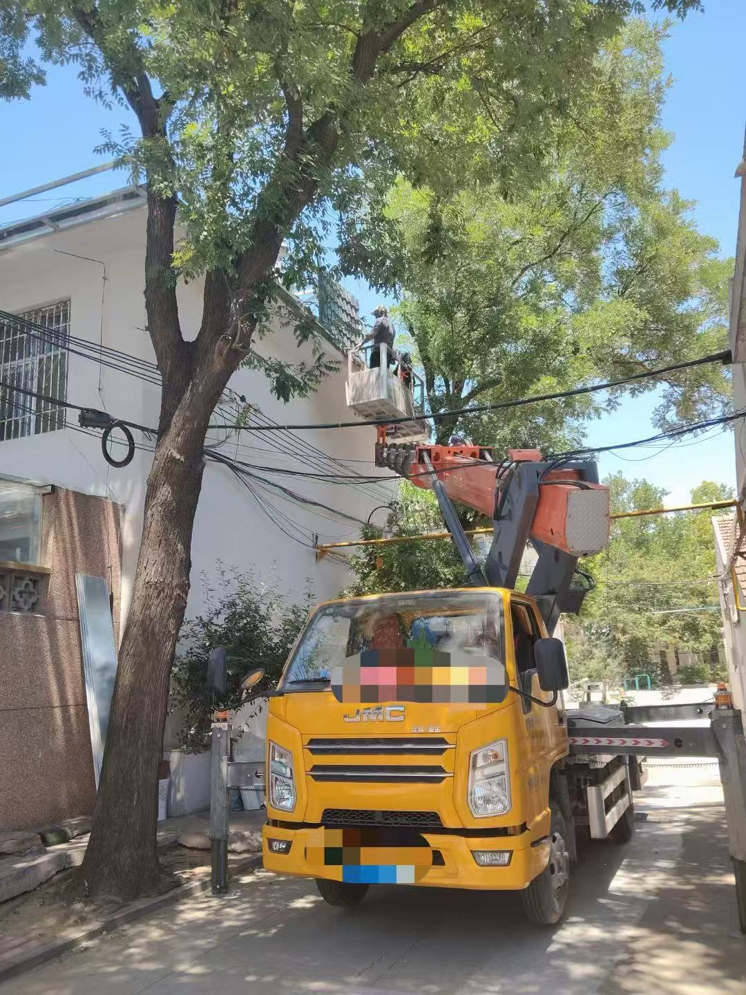 高州市高空作业车能吊装重物吗？最大承载多少公斤？